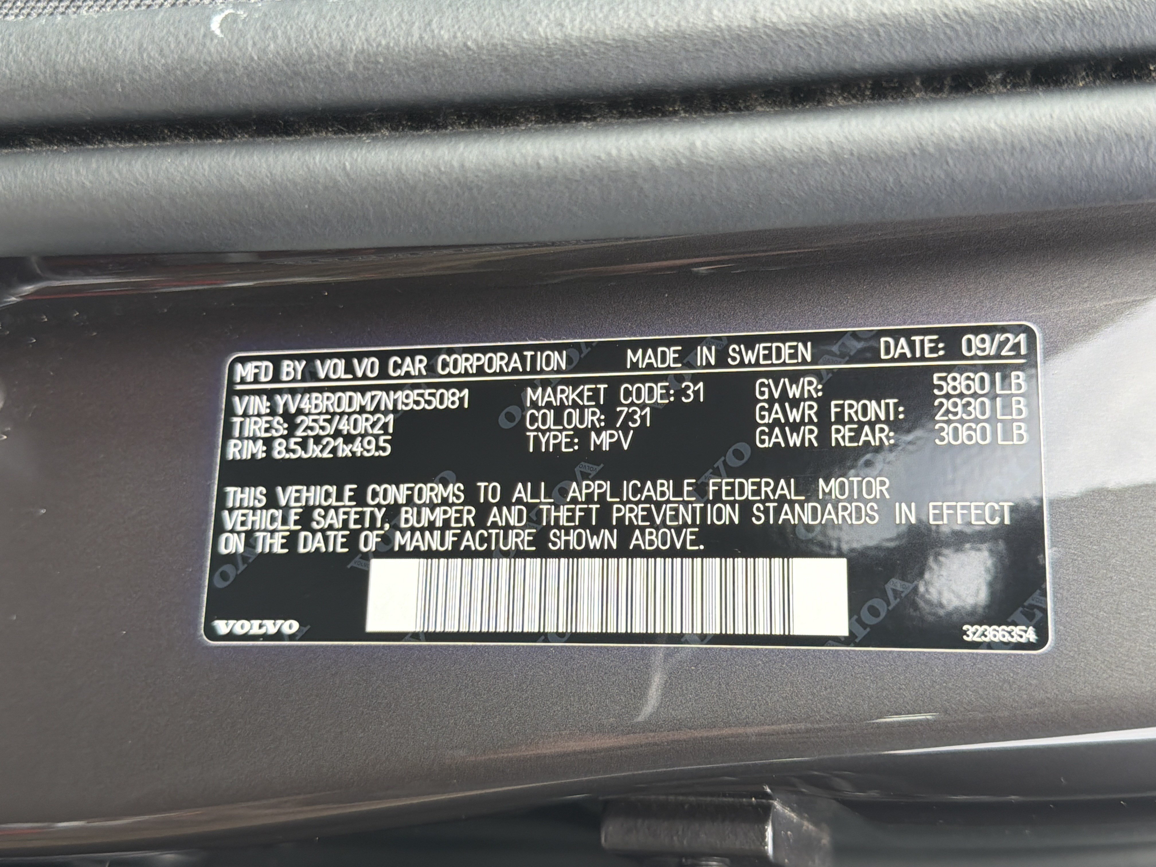 Used 2022 Volvo XC60 T8 R-Design w/ Advanced Package AWD/4WD image 30