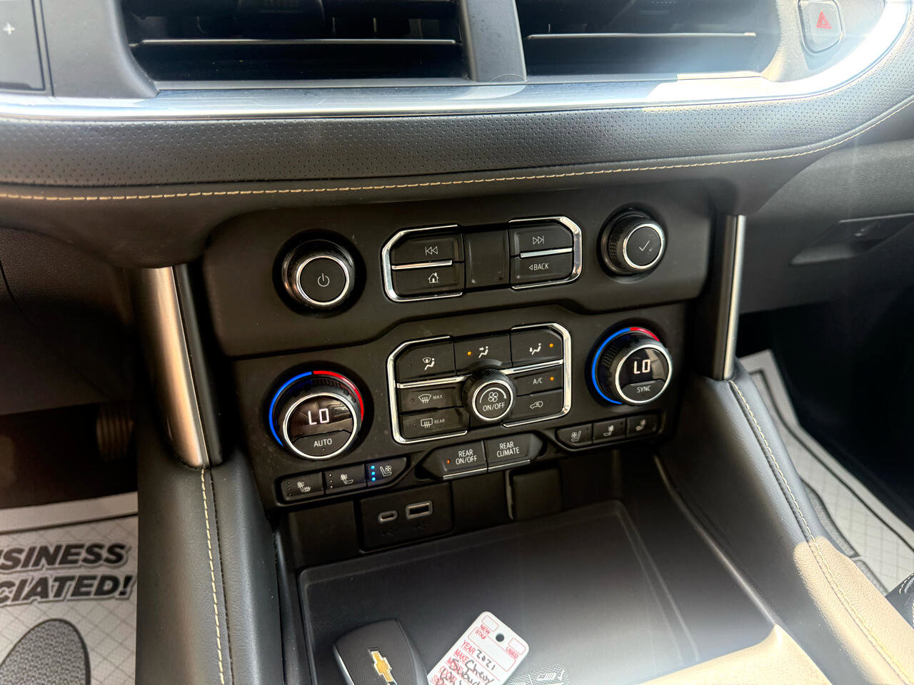 Used 2021 Chevrolet Suburban Premier w/ Premium Package image 29