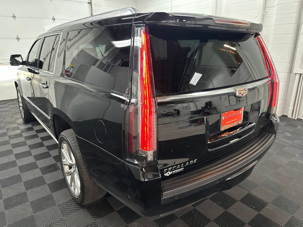 Used 2019 Cadillac Escalade ESV Premium Luxury AWD/4WD image 7