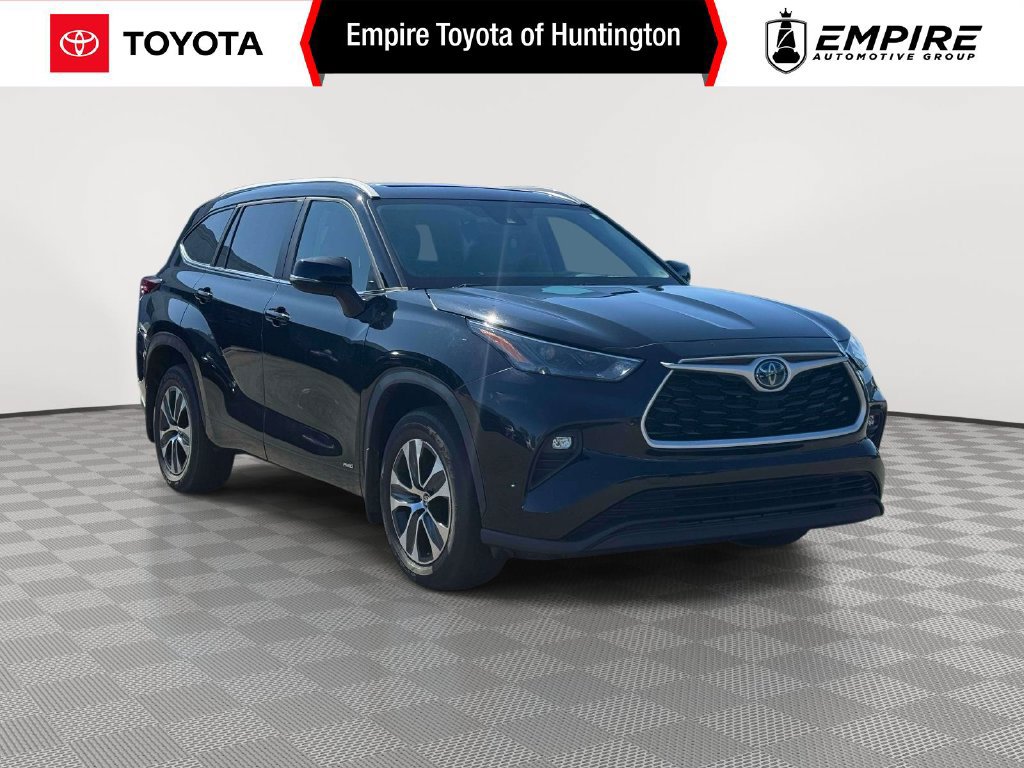 Used 2023 Toyota Highlander XLE