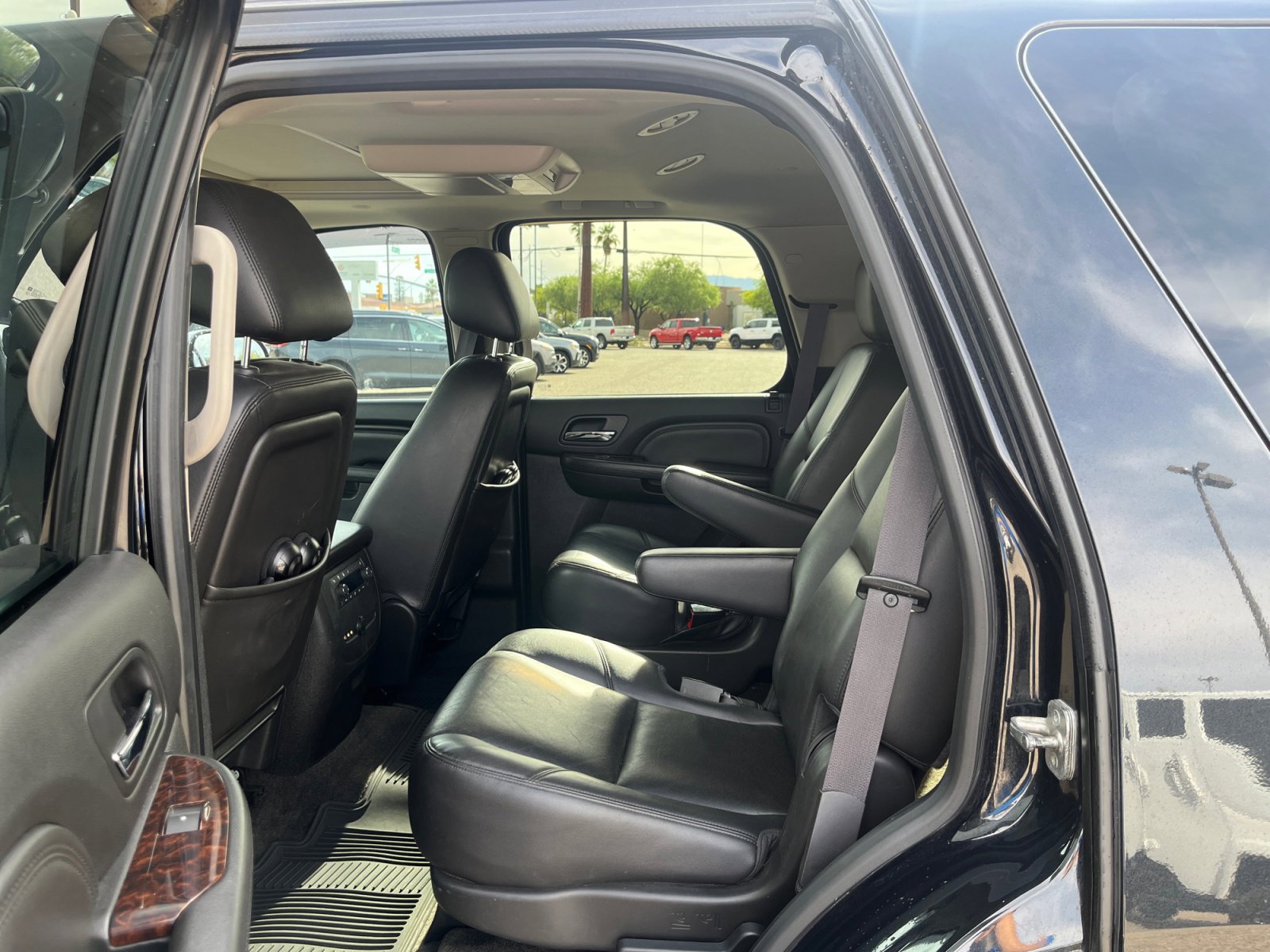Used 2013 GMC Yukon Denali AWD/4WD image 16