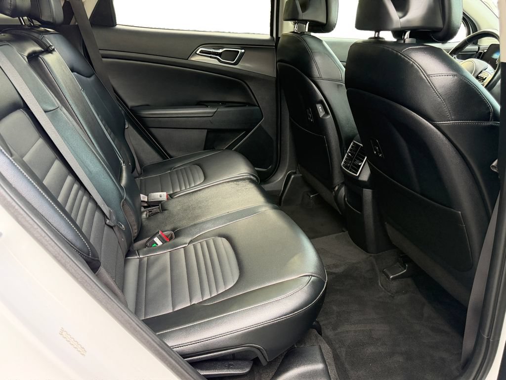 Certified 2023 Kia Sportage SX AWD/4WD image 9