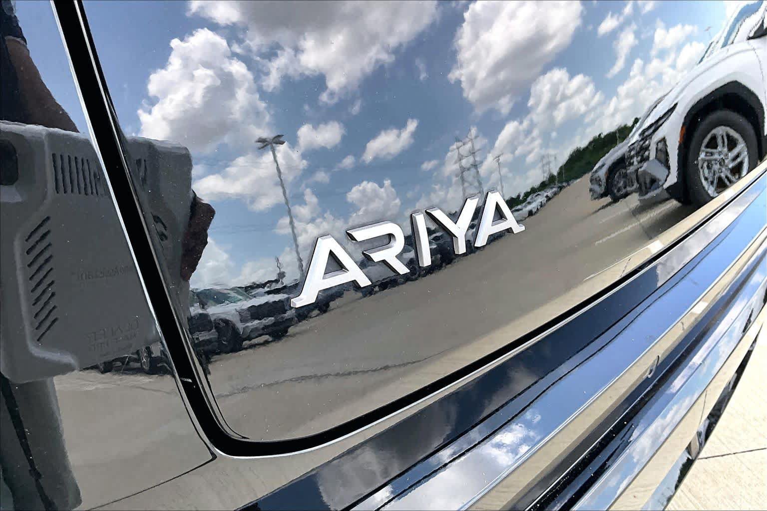 Used 2023 Nissan Ariya FWD image 29