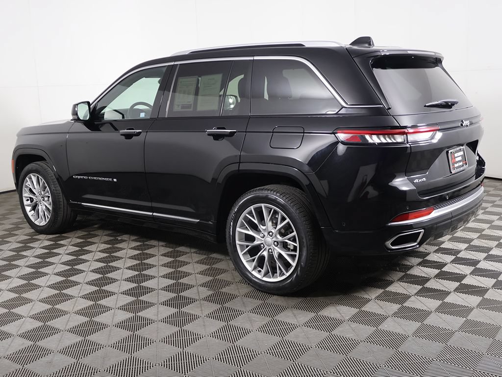 Used 2023 Jeep Grand Cherokee Summit w/ Luxury Tech Group V AWD/4WD image 17
