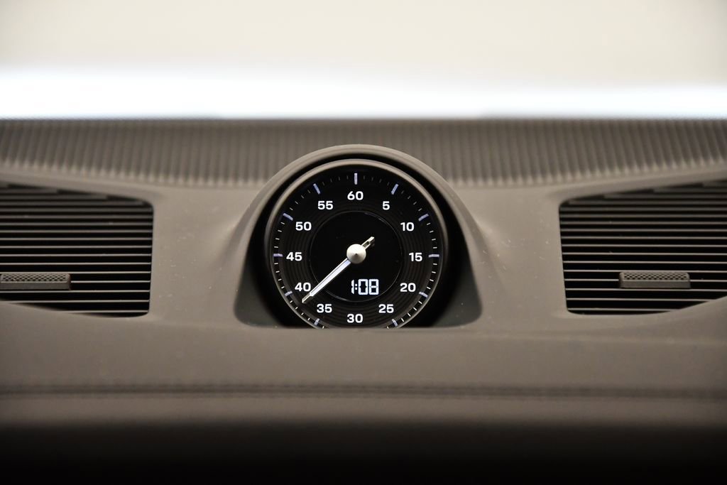 Used 2025 Porsche Cayenne S image 28