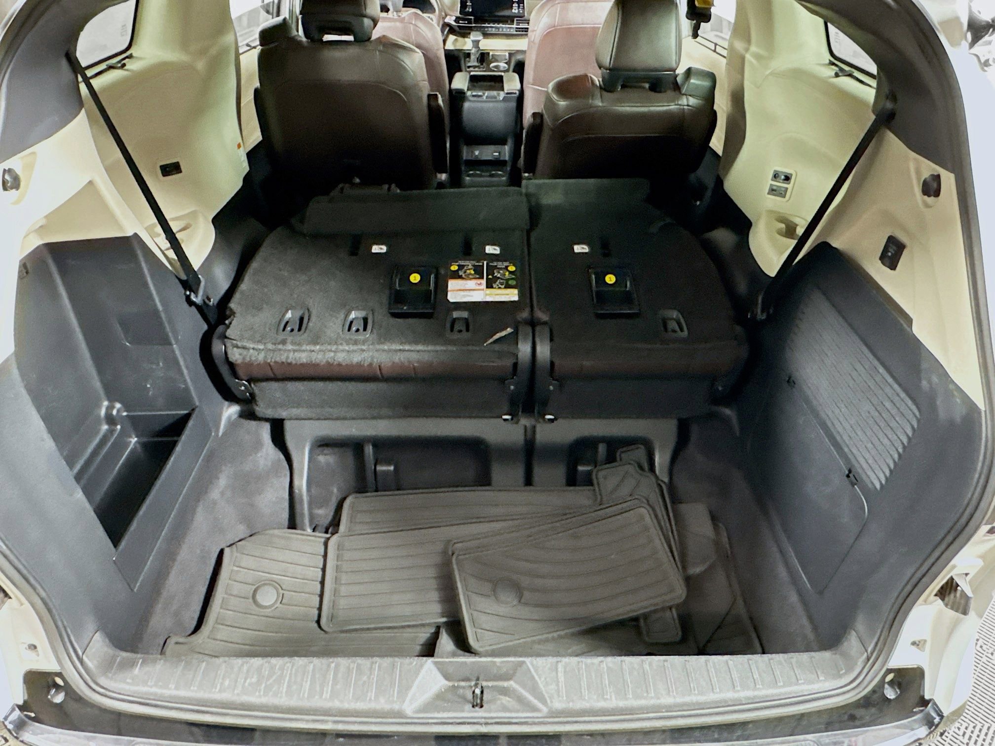 Certified 2022 Toyota Sienna Platinum image 23