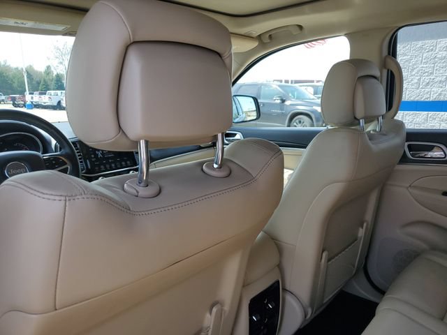 Used 2021 Jeep Grand Cherokee Limited AWD/4WD image 29