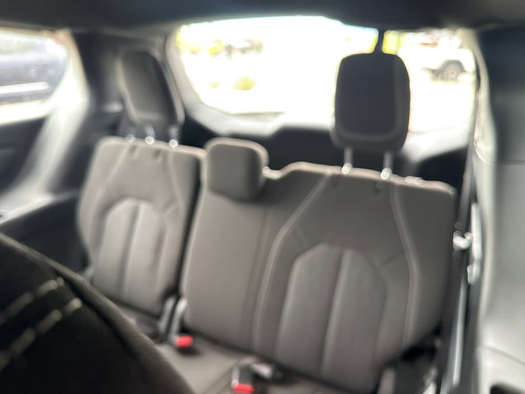 Used 2024 Chrysler Pacifica Touring FWD image 27