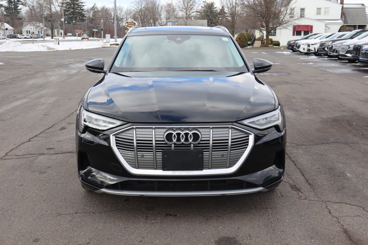 Used 2021 Audi e-tron Premium image 2