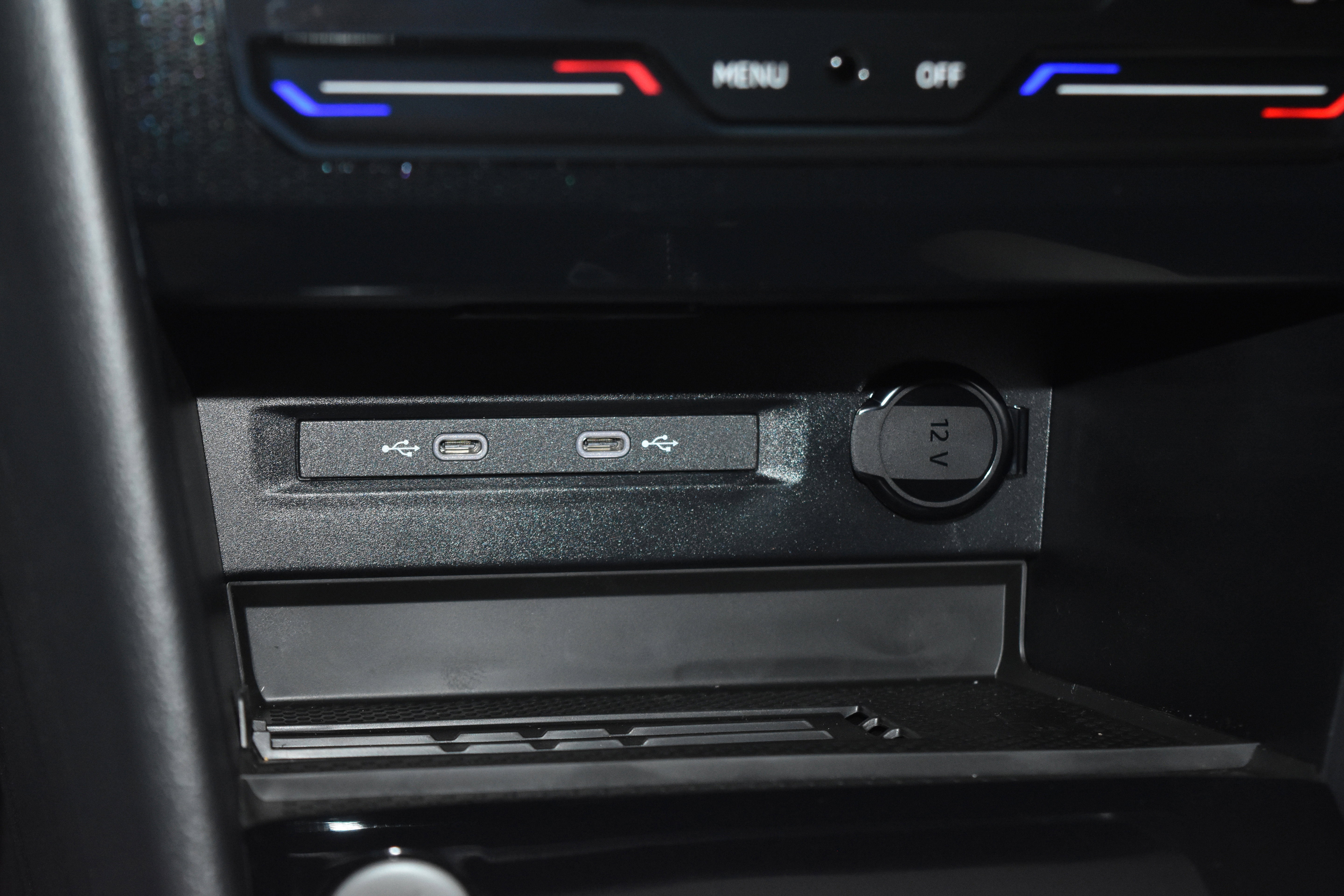 New 2025 Volkswagen Taos SE image 11