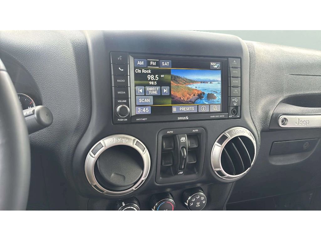 Used 2017 Jeep Wrangler Unlimited Sahara w/ Max Tow Package AWD/4WD image 16