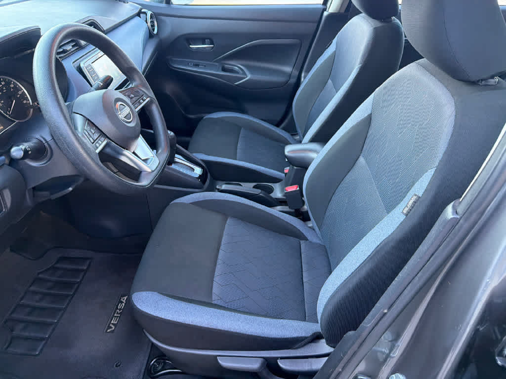 Used 2025 Nissan Versa SV FWD image 9