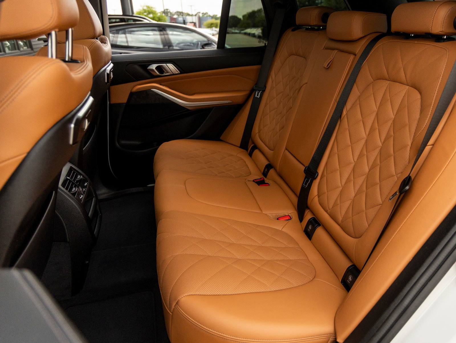 Used 2024 BMW X5 xDrive40i w/ Parking Assistance Package image 34