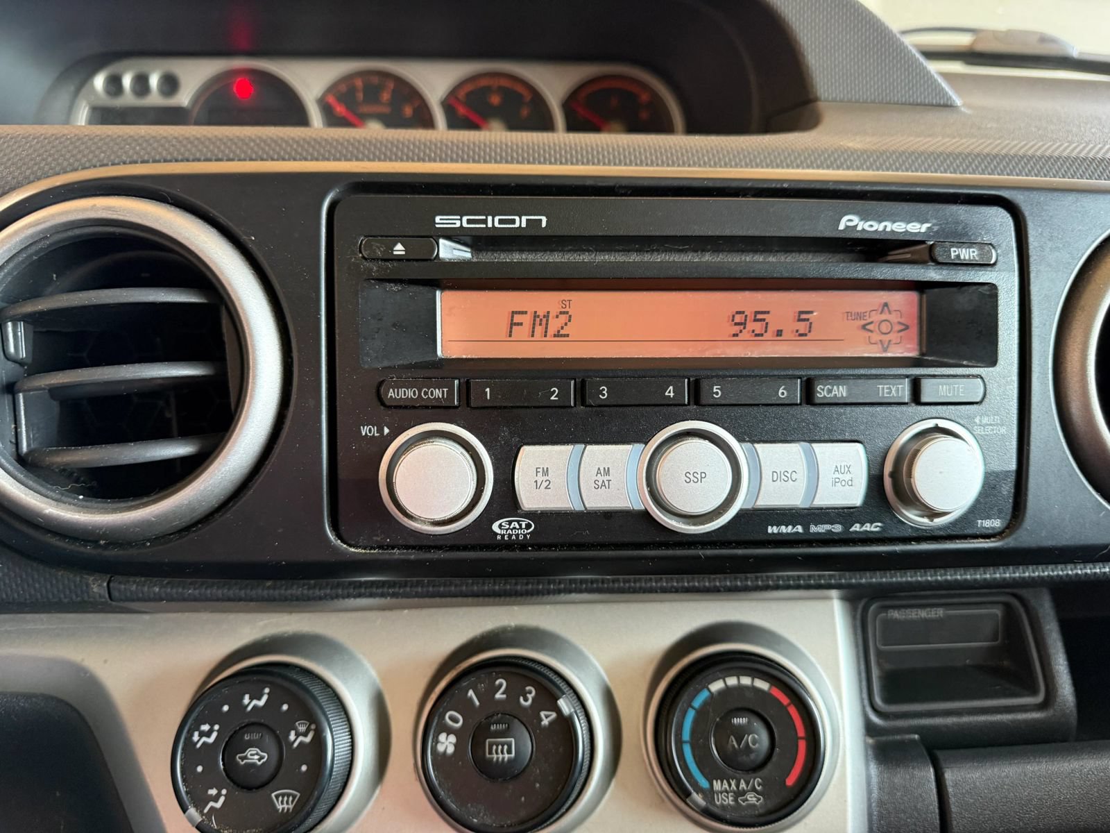 Used 2009 Scion xB FWD image 16