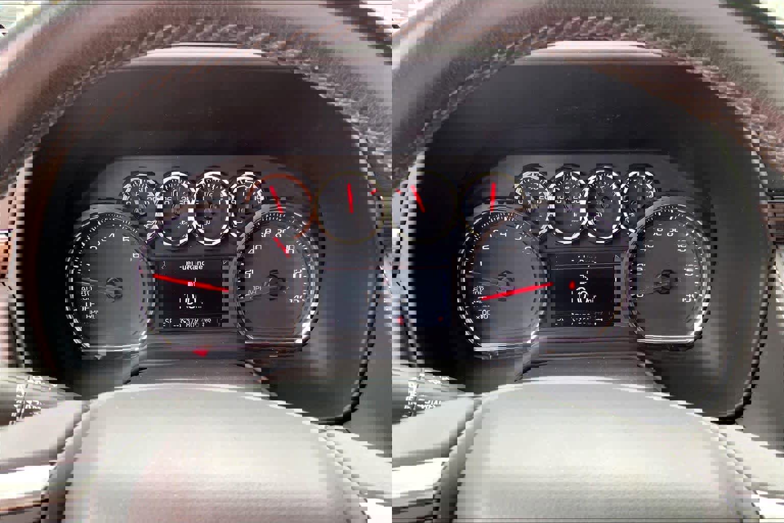 Used 2021 Chevrolet Tahoe Z71 w/ Luxury Package AWD/4WD image 25