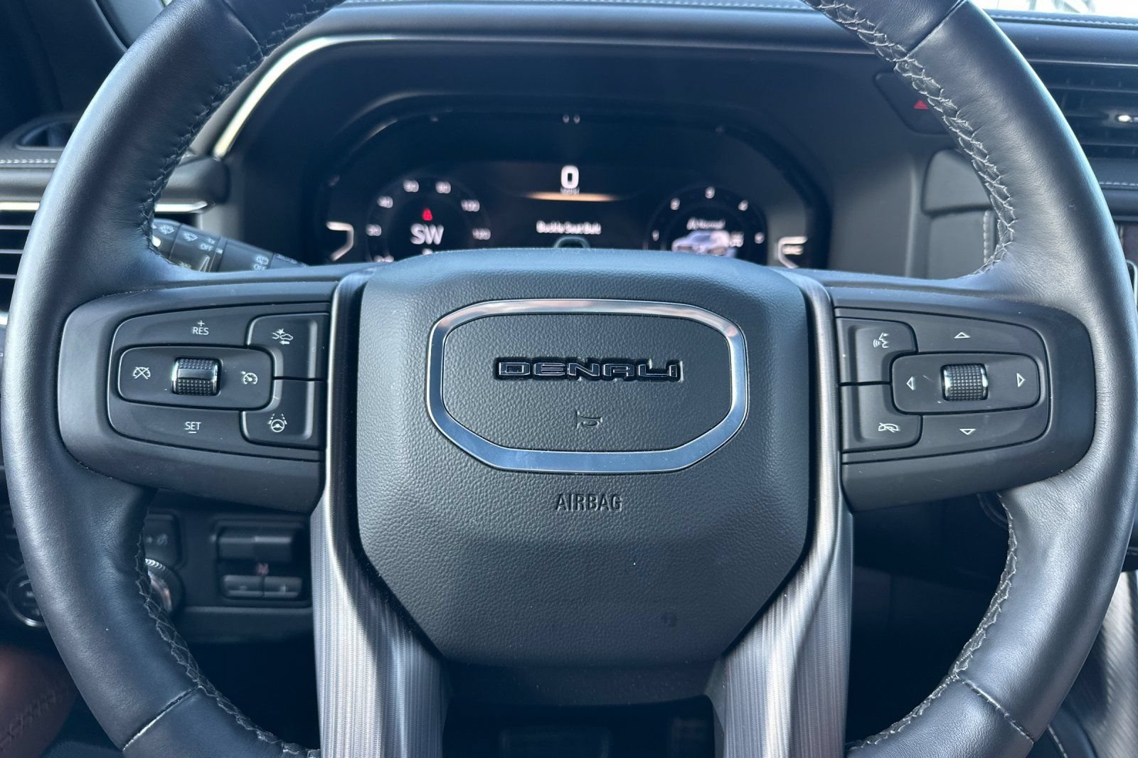 Used 2024 GMC Yukon XL Denali Ultimate AWD/4WD image 34