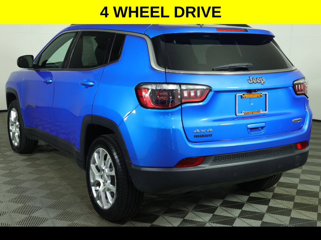 Used 2023 Jeep Compass Latitude AWD/4WD image 4