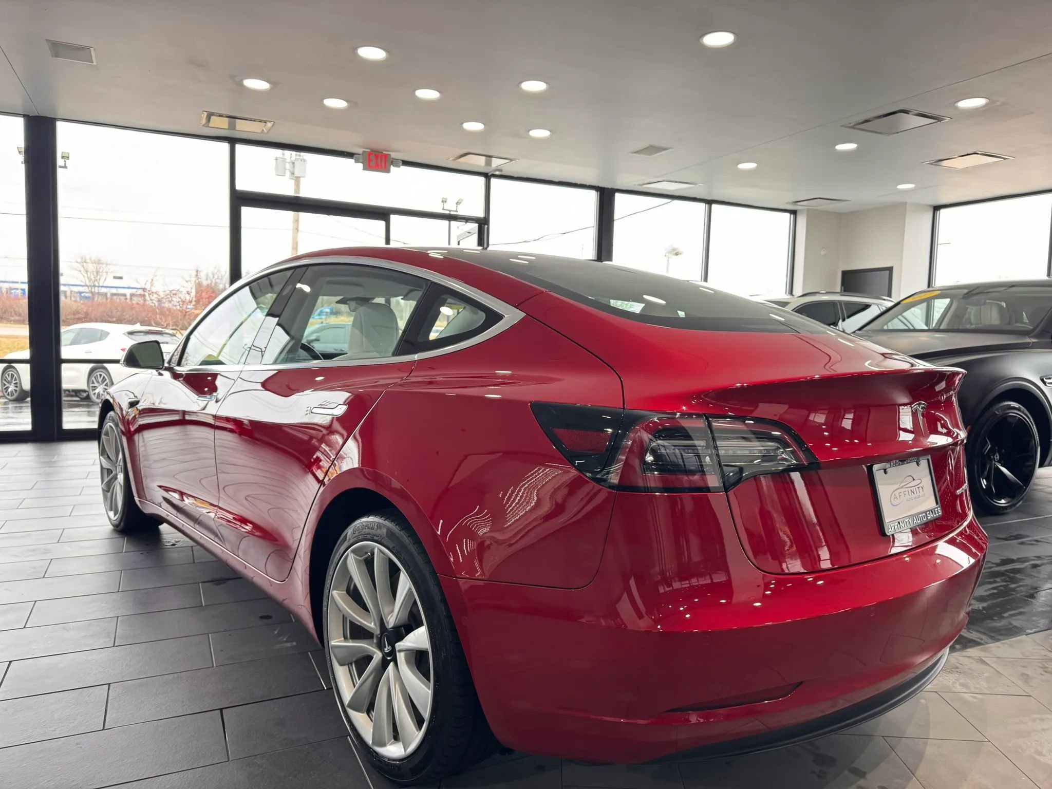 Used 2018 Tesla Model 3 Long Range image 3