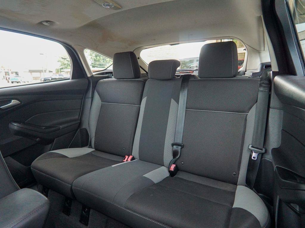 Used 2013 Ford Focus SE FWD image 23