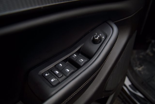 Used 2024 Jeep Grand Cherokee L Laredo RWD image 16
