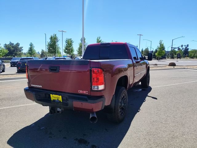 Used 2013 GMC Sierra 2500 Denali w/ Suspension Package, Off-Road AWD/4WD image 3