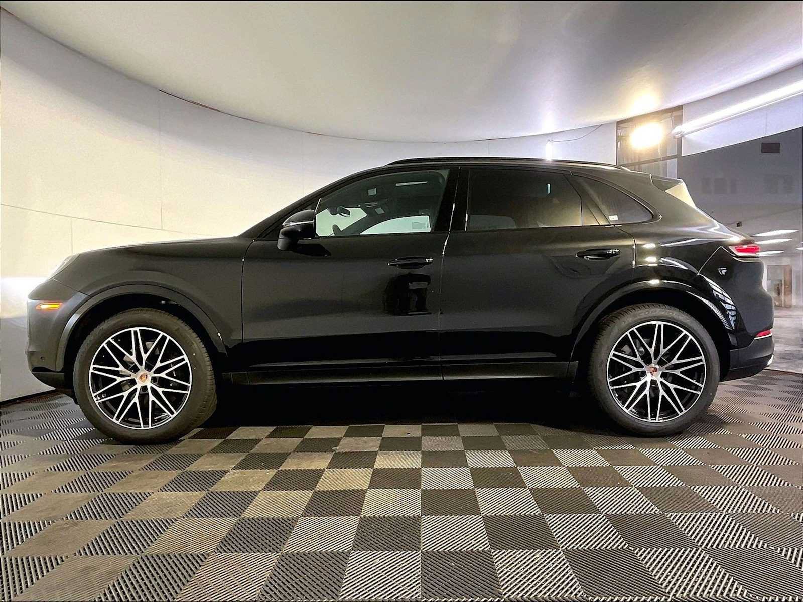New 2026 Porsche Cayenne AWD/4WD image 2