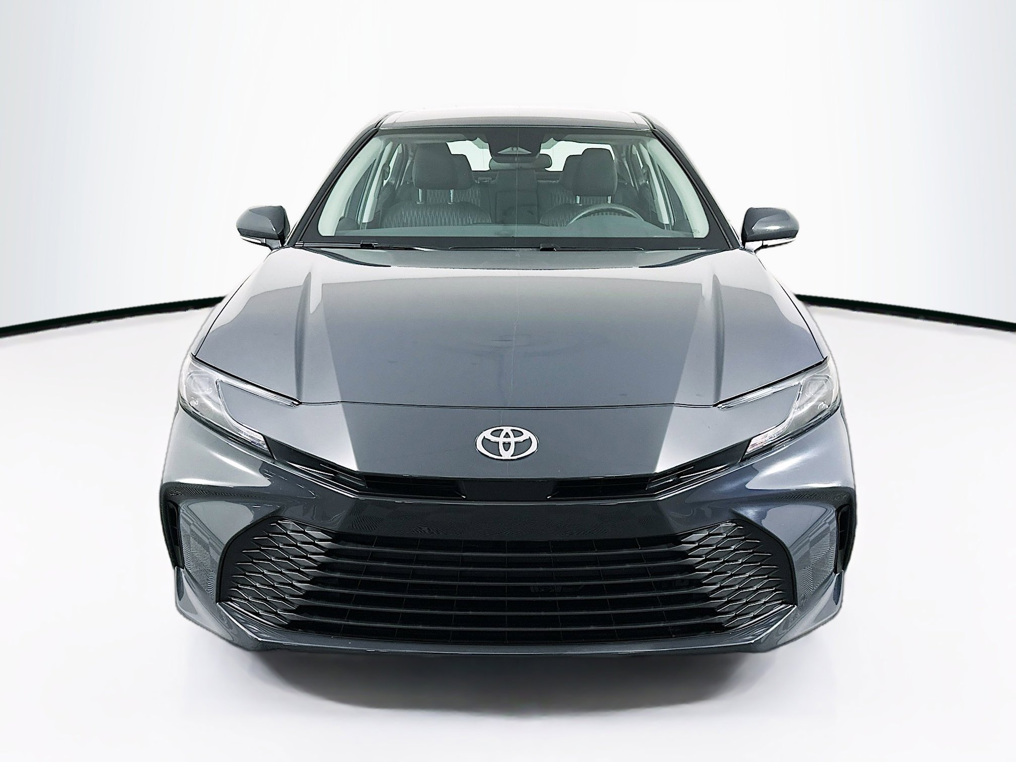 Used 2025 Toyota Camry LE image 2
