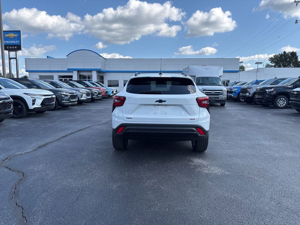 New 2025 Chevrolet Trax RS w/ Sunroof Package image 5