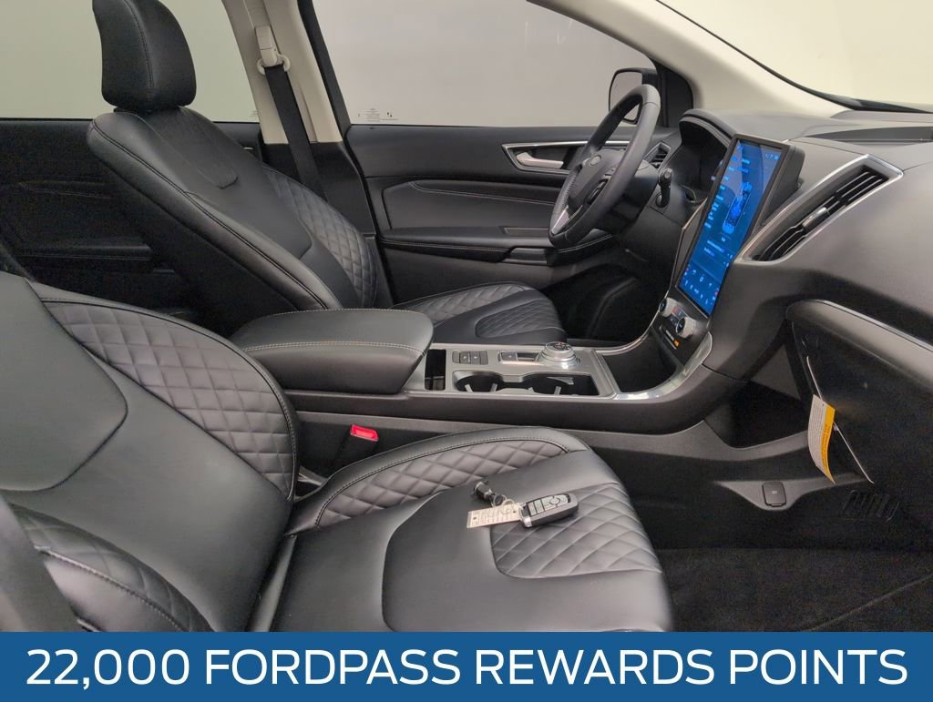 Used 2024 Ford Edge Titanium image 19