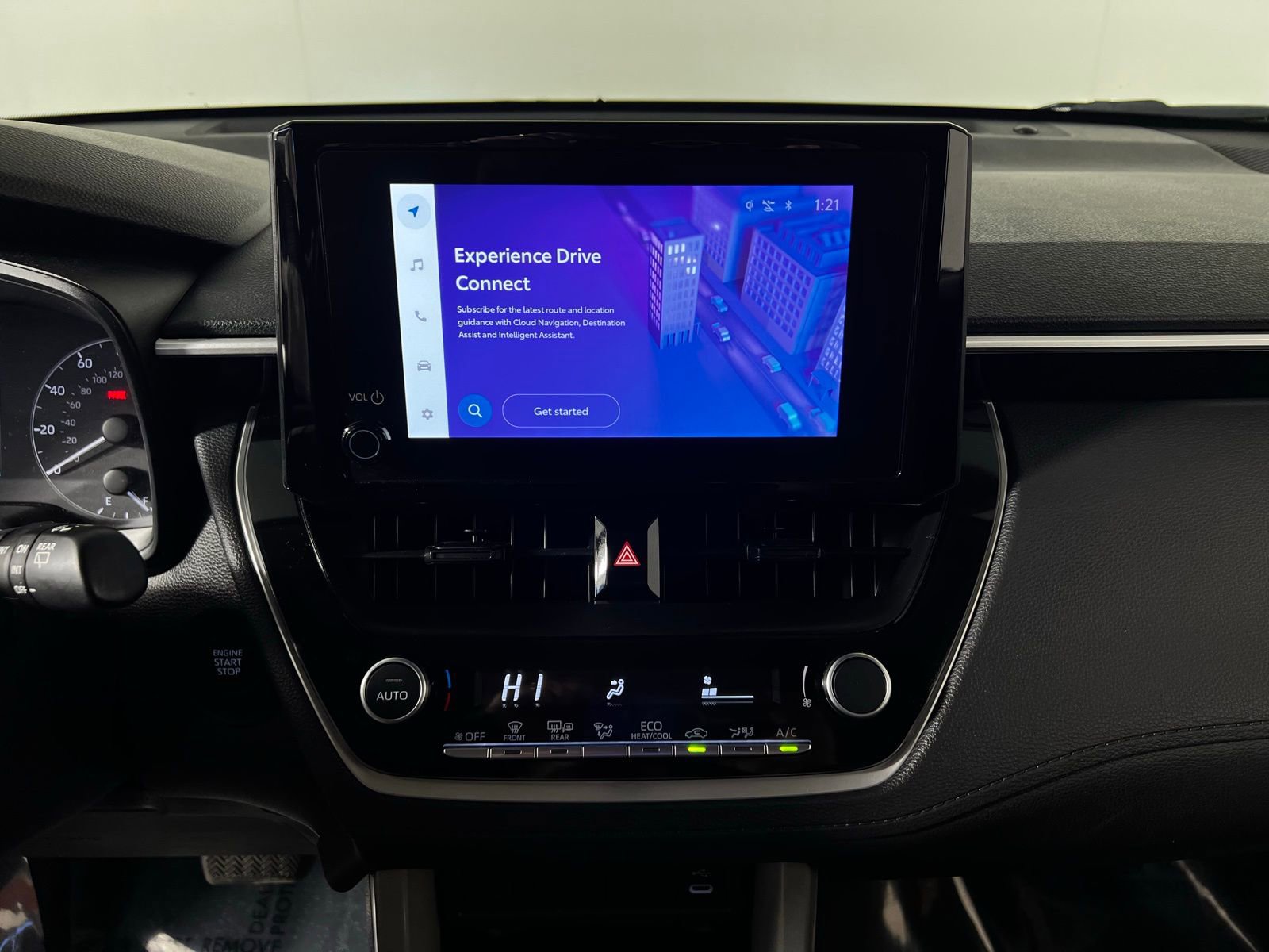 Certified 2025 Toyota Corolla Cross LE image 18