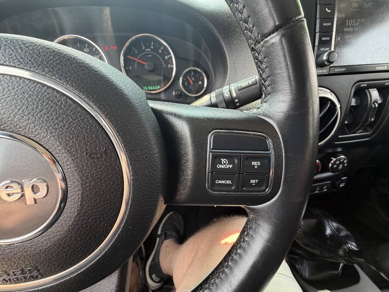 Used 2018 Jeep Wrangler Unlimited Sahara w/ Dual Top Group AWD/4WD image 21