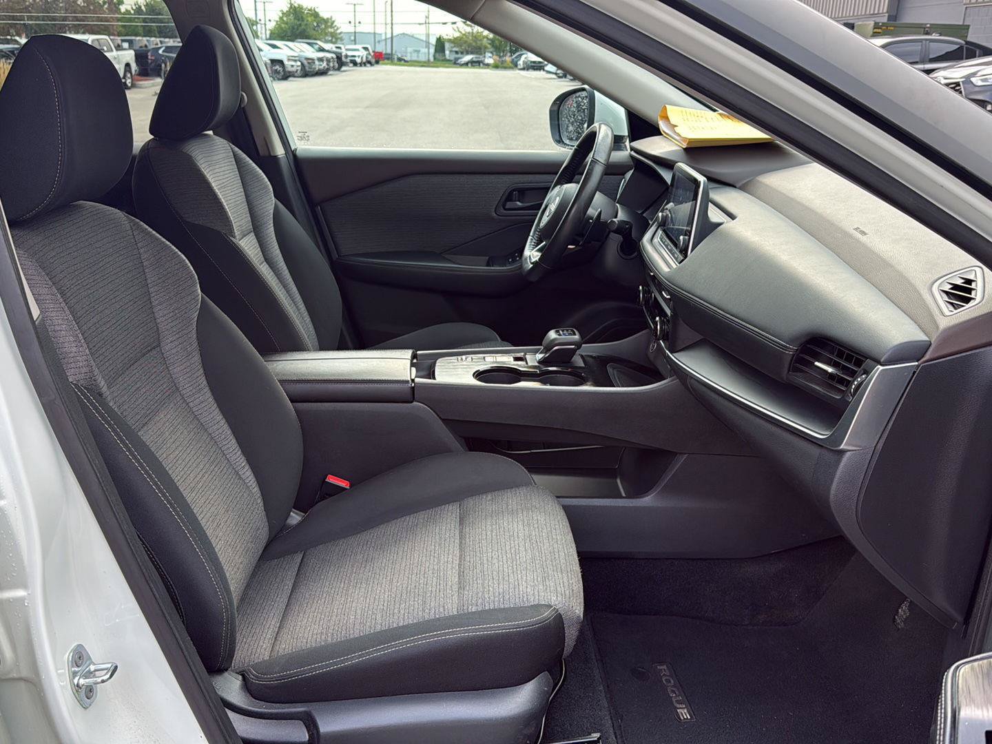 Used 2022 Nissan Rogue S FWD image 12