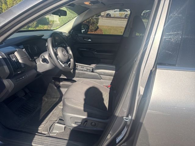 Used 2022 Nissan Pathfinder SV w/ SV Premium Package AWD/4WD image 14