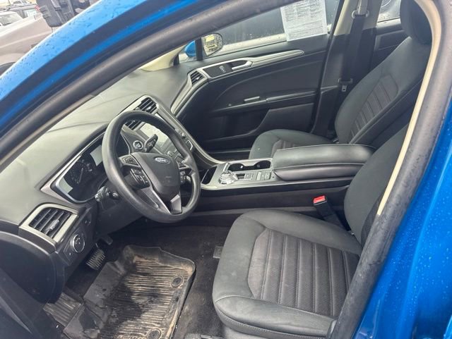 Used 2020 Ford Fusion SE FWD image 2