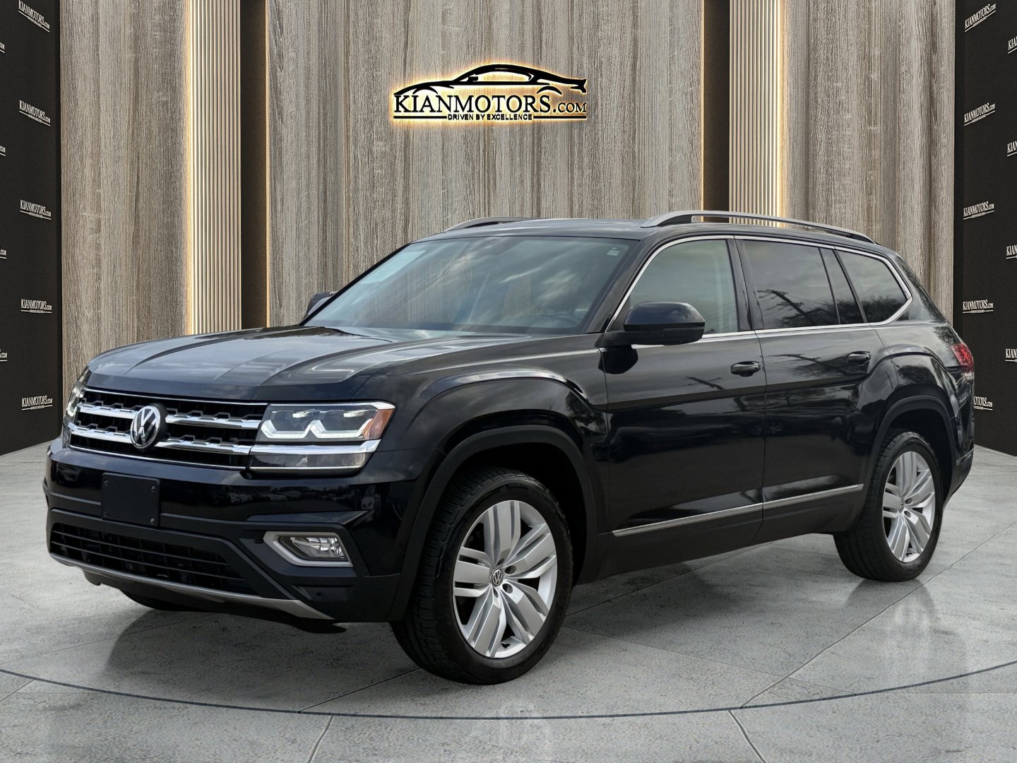 Used 2018 Volkswagen Atlas SEL Premium image 3