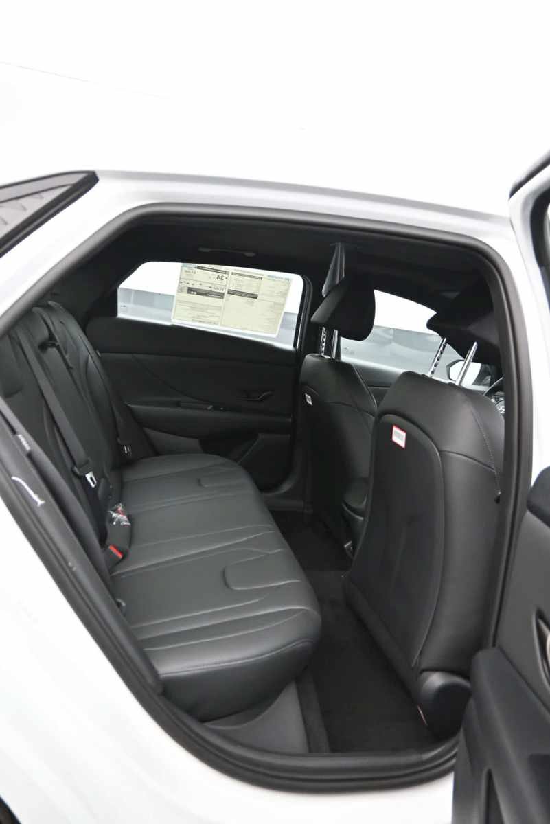 New 2026 Hyundai Elantra SEL Sport FWD image 12