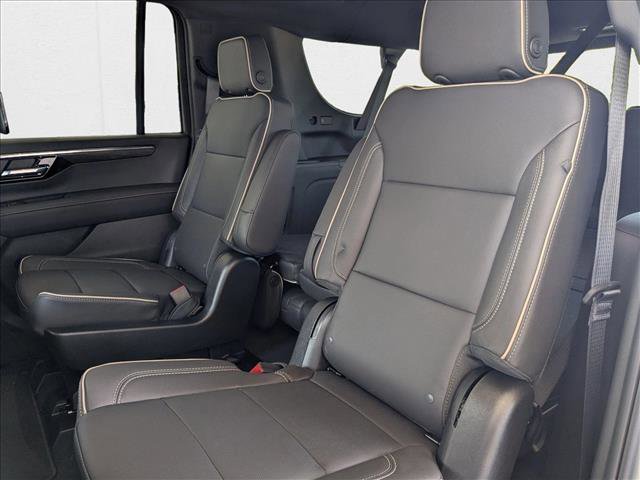 New 2025 Chevrolet Suburban Premier image 16