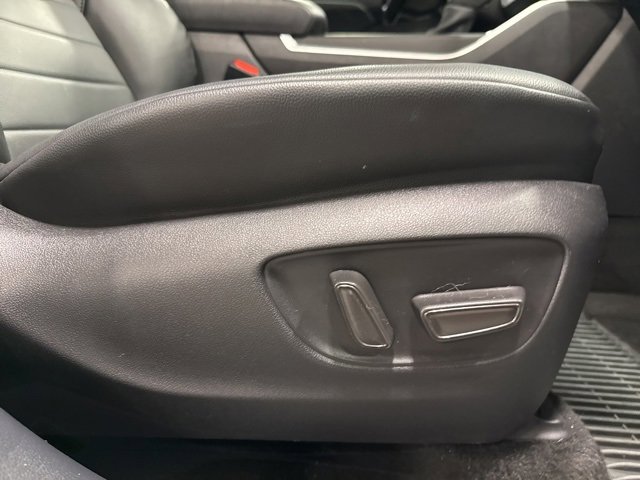 Certified 2024 Toyota Highlander XLE image 33