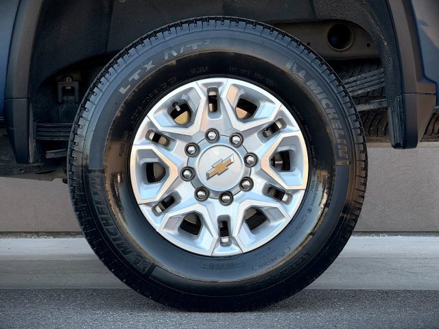 Used 2025 Chevrolet Silverado 2500 LTZ w/ LTZ Convenience Package image 24
