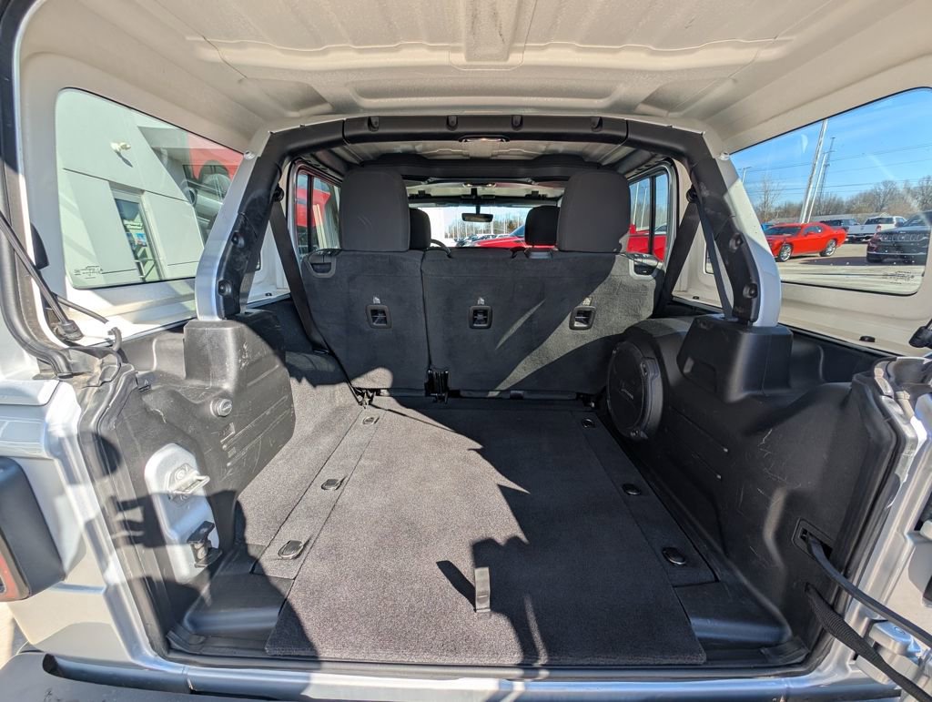 Used 2023 Jeep Wrangler Sahara image 12