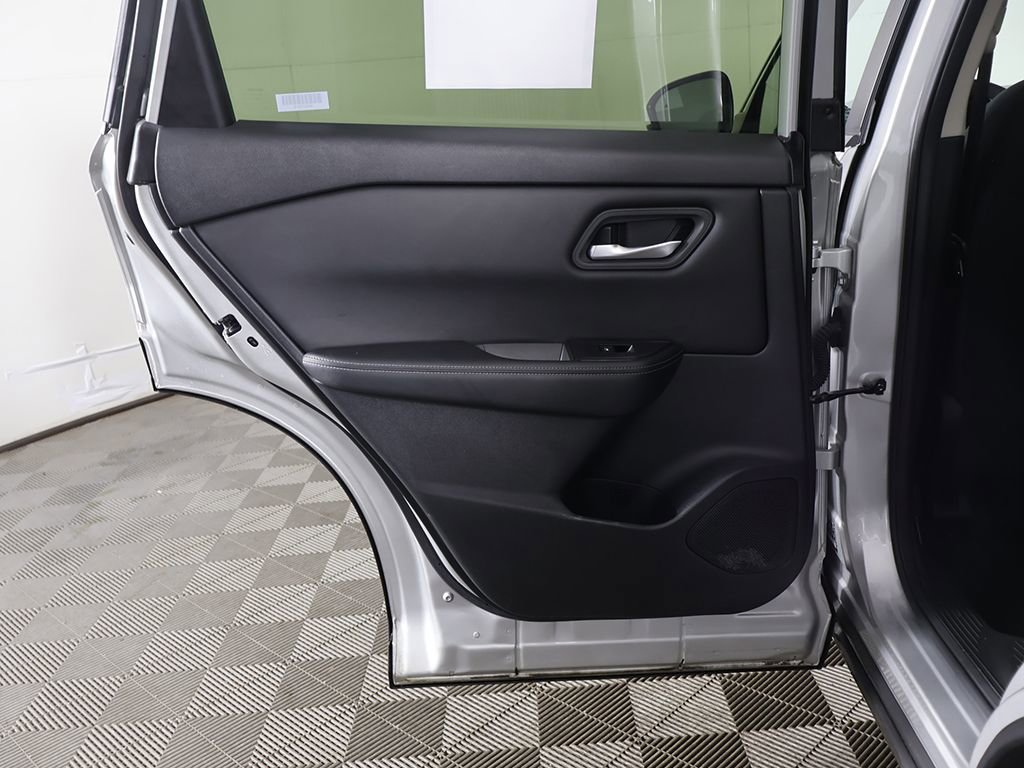 Used 2024 Nissan Rogue SV image 22