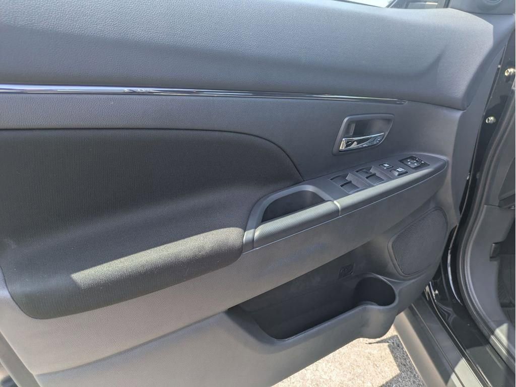 New 2025 Mitsubishi Outlander Sport AWD image 12