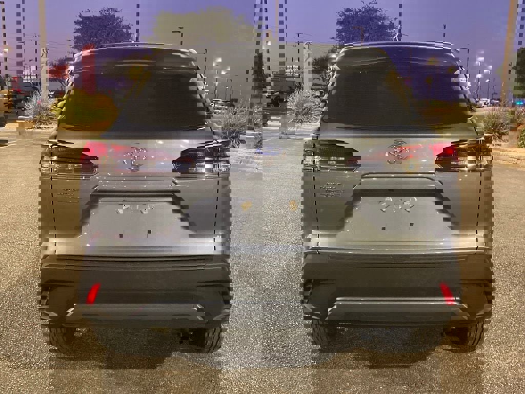 Used 2026 Toyota Corolla Cross L image 6