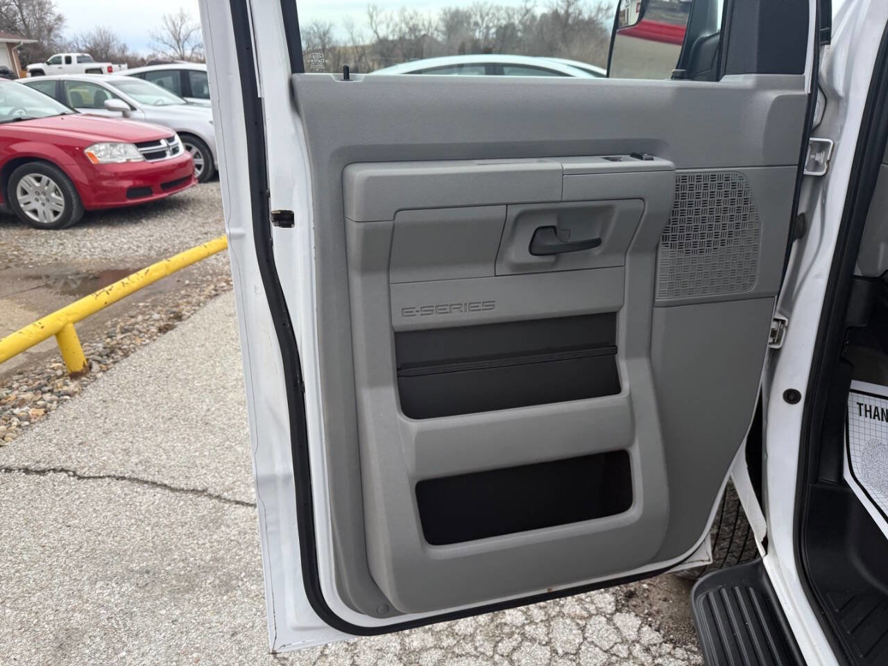 Used 2013 Ford E-350 and Econoline 350 XLT image 13