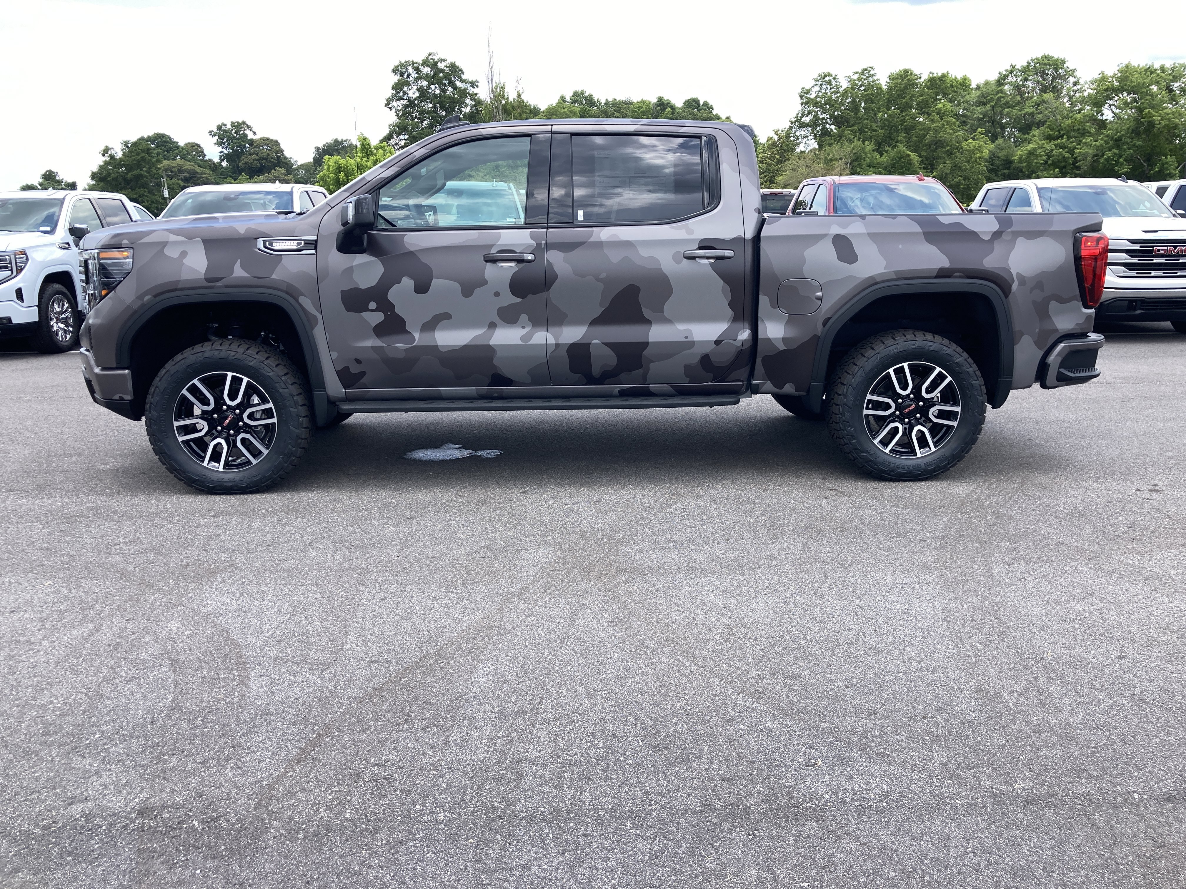 New 2026 GMC Sierra 1500 AT4 w/ AT4 Premium Package AWD/4WD image 9