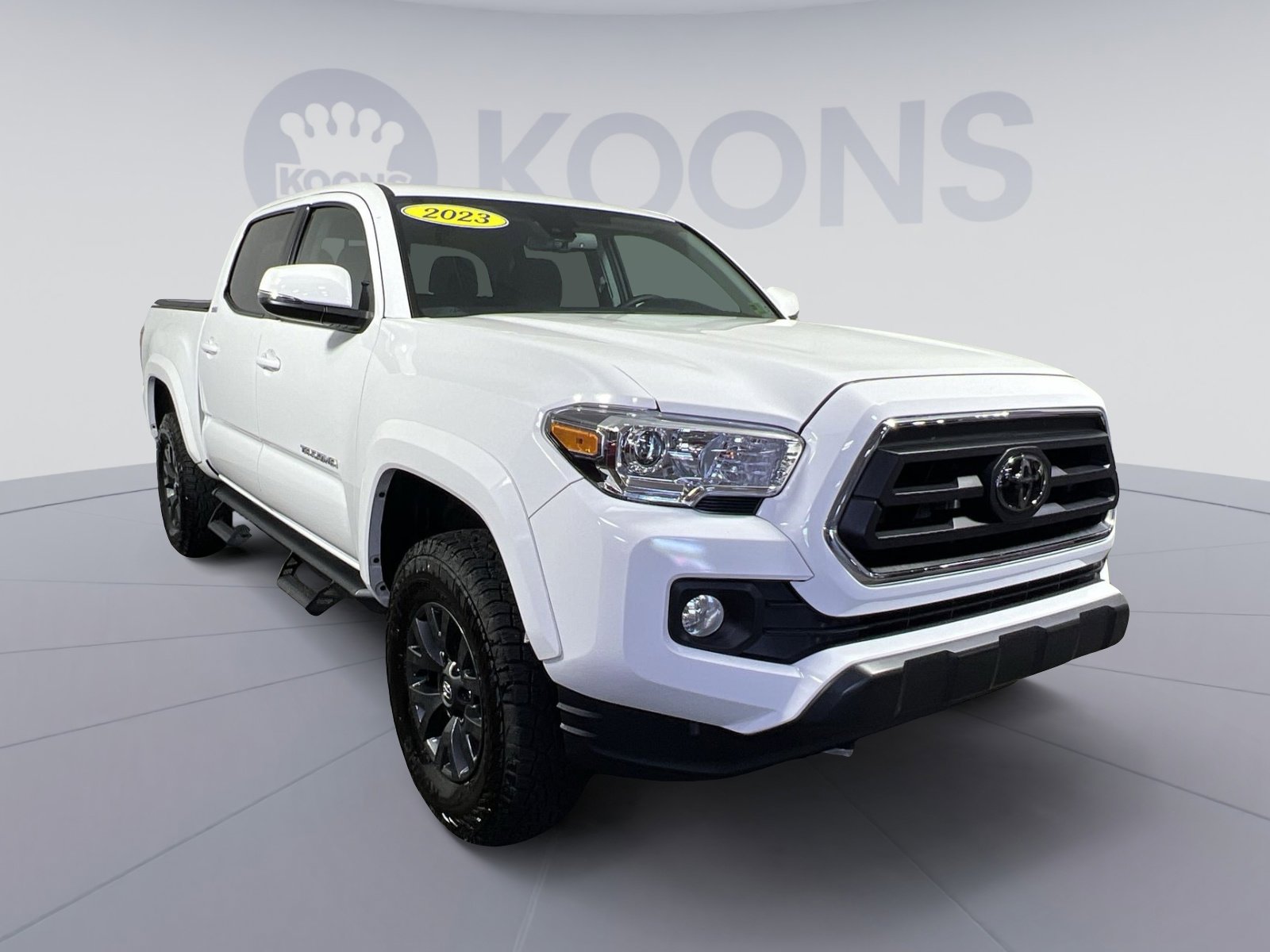 Used 2023 Toyota Tacoma SR5 w/ Technology Package AWD/4WD image 2