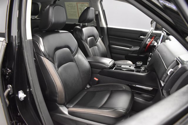 Used 2022 Nissan Pathfinder SL w/ Lighting Package (N92) image 14