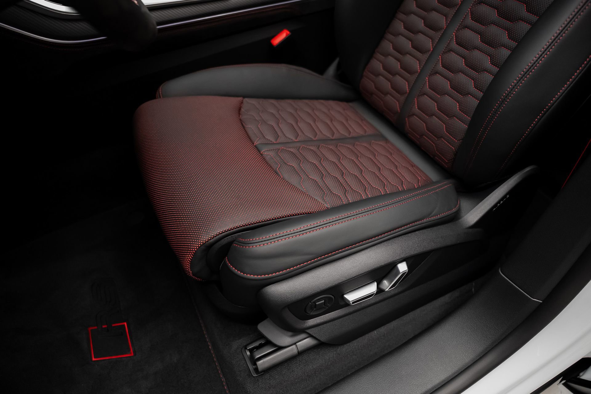 Used 2026 Audi RS Q8 performance AWD/4WD image 62
