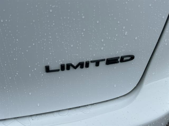 New 2026 Chrysler Pacifica Limited w/ S Appearance Package image 8