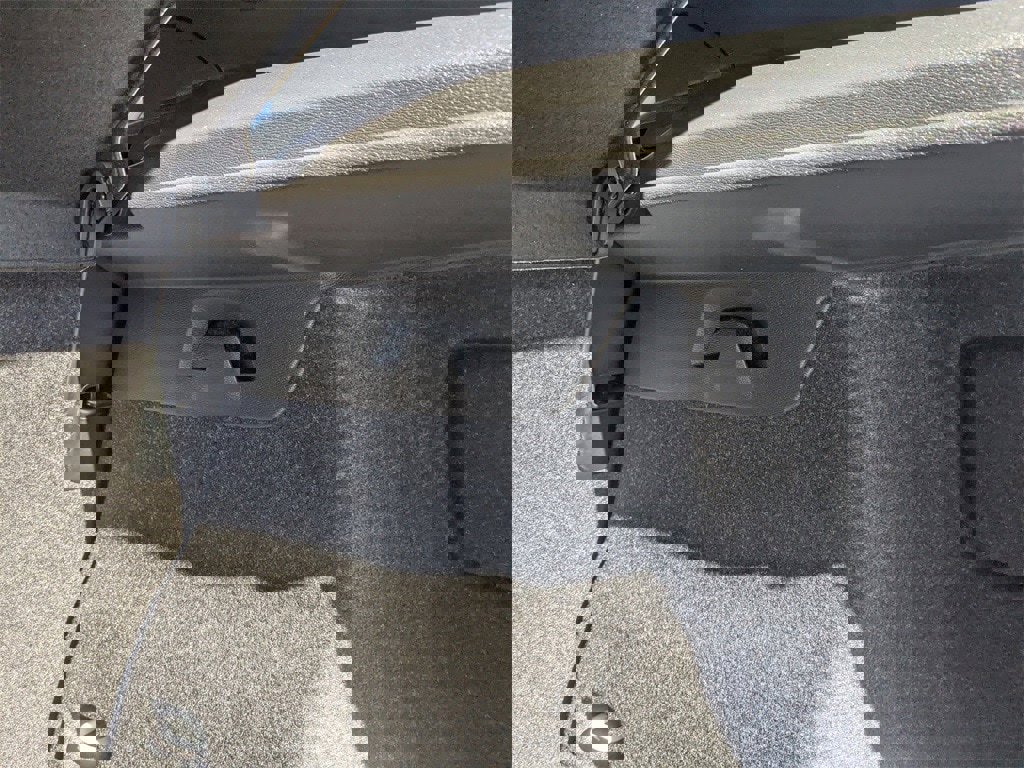 New 2026 Volvo XC40 B4 Core image 16